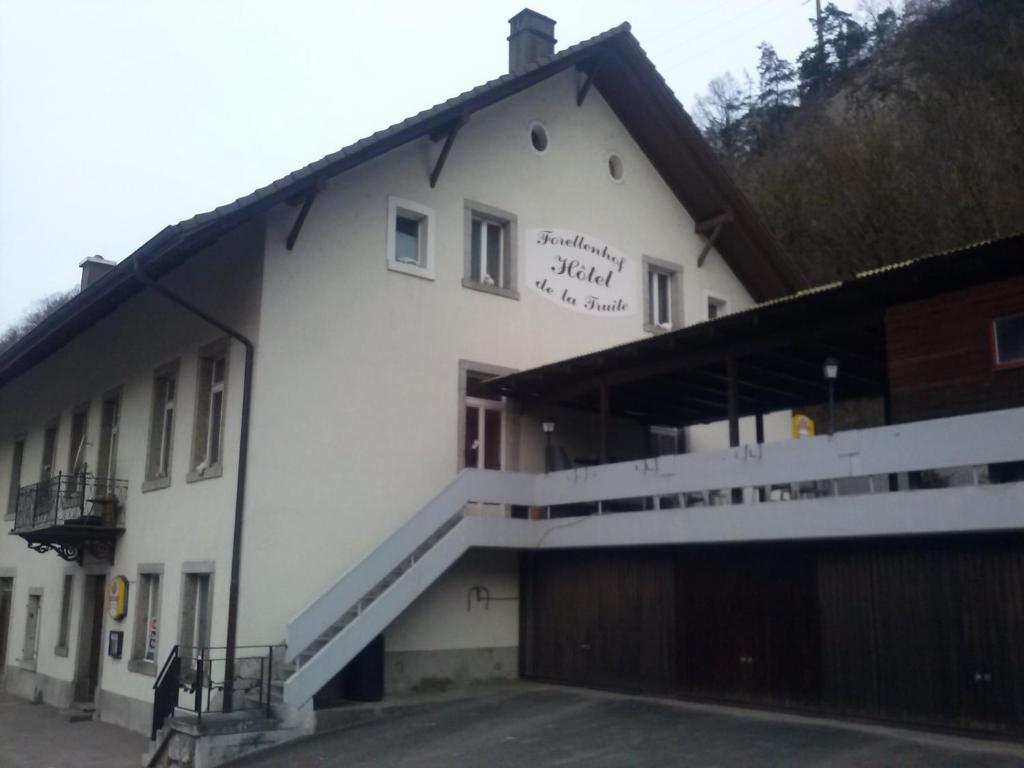 Chambres D'Hotes "La Truite" Bienne Extérieur photo